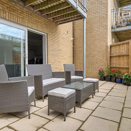 Beautiful 3 Bed Apartment In Bonchurch - Nr Ventnor - Large Outside Terrace & Parking - Dog Friendly - The Perfect Choice For Couples, Friends, Families - 5 Mins To Beach Exteriör bild