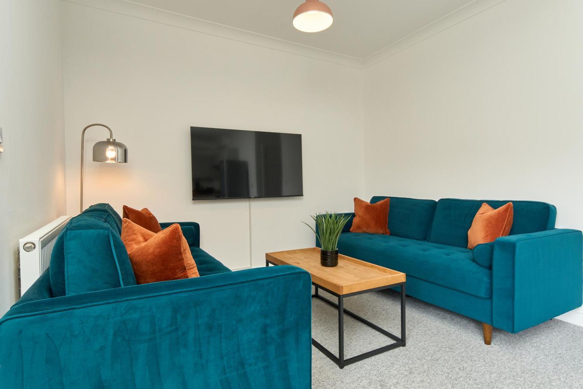Beautiful 3 Bed Apartment In Bonchurch - Nr Ventnor - Large Outside Terrace & Parking - Dog Friendly - The Perfect Choice For Couples, Friends, Families - 5 Mins To Beach Exteriör bild