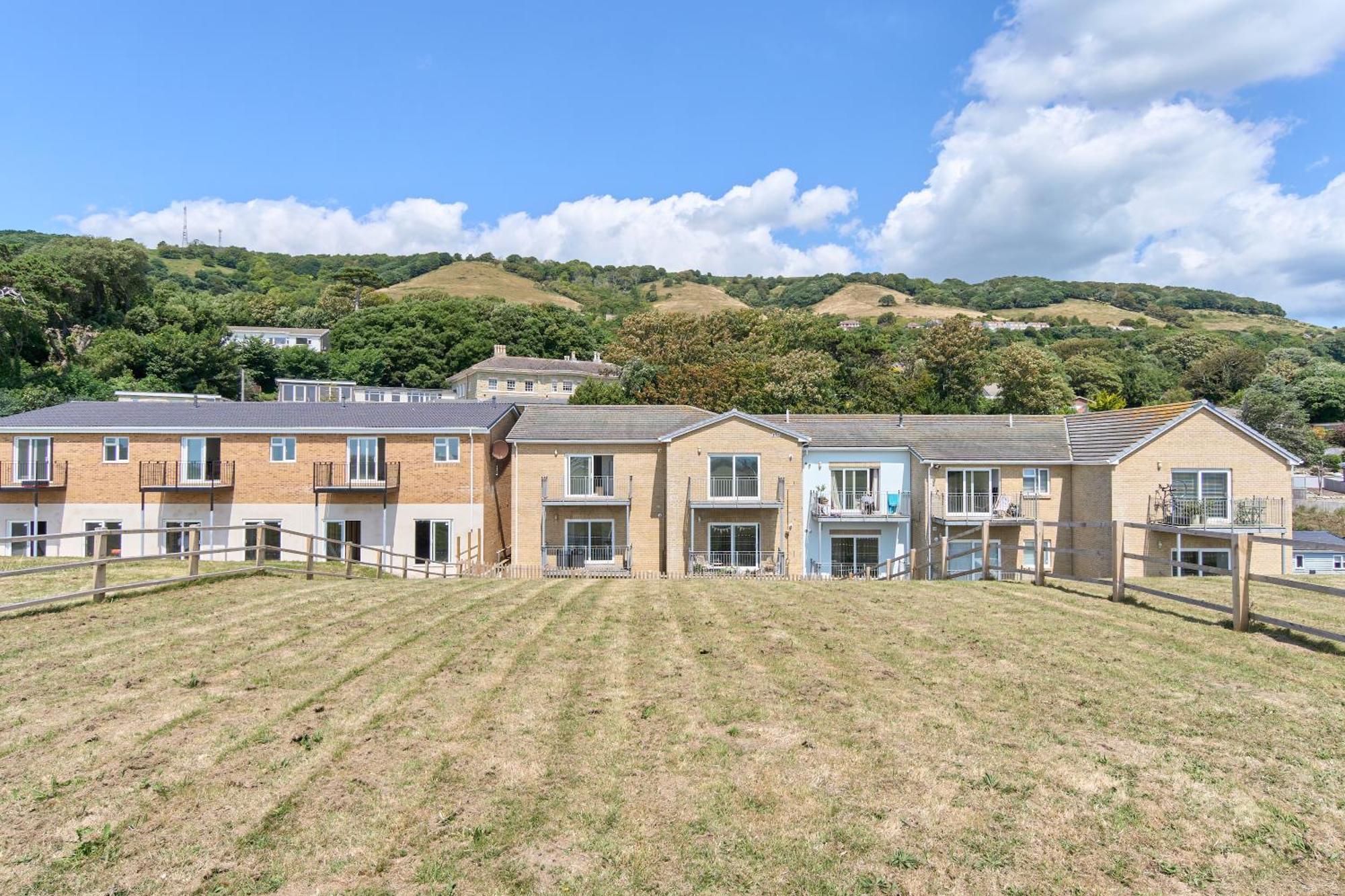 Beautiful 3 Bed Apartment In Bonchurch - Nr Ventnor - Large Outside Terrace & Parking - Dog Friendly - The Perfect Choice For Couples, Friends, Families - 5 Mins To Beach Exteriör bild